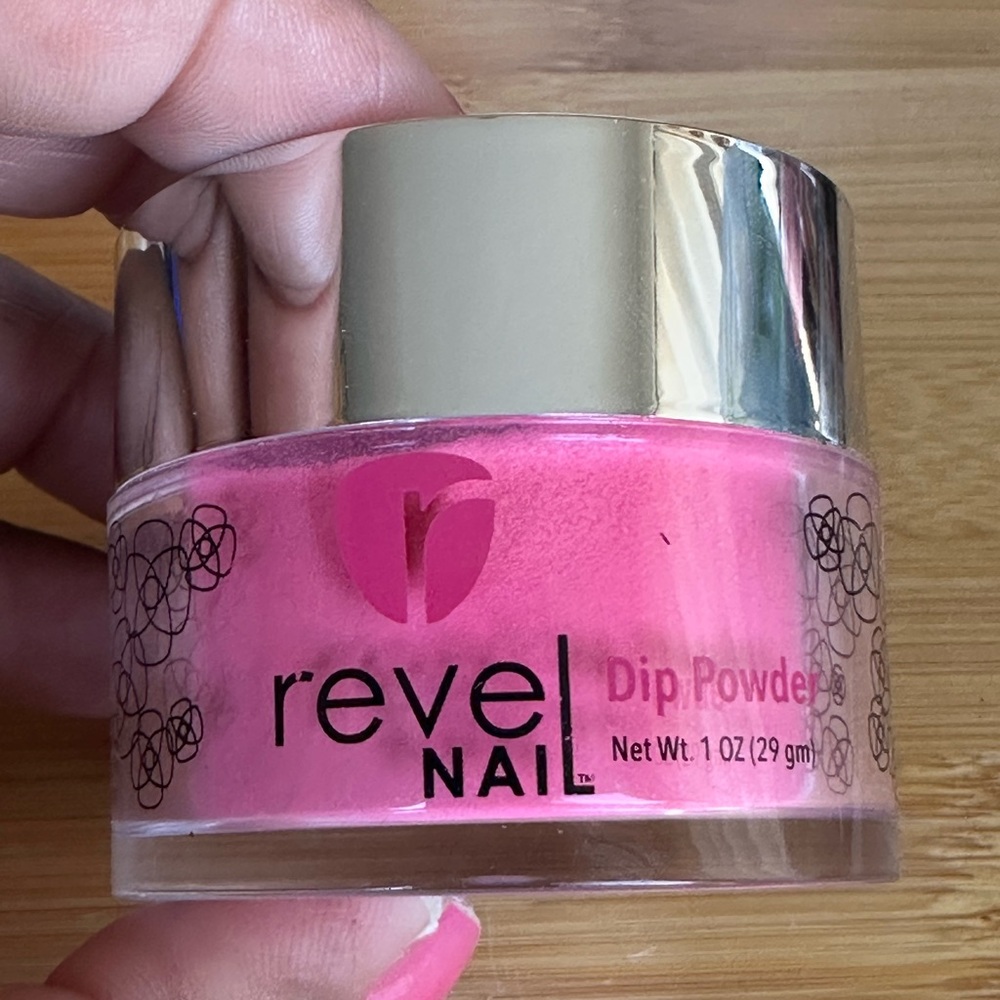 Revel Nail Mystery Box 12519A Rule Breaker
DIP POWDER 1 oz
